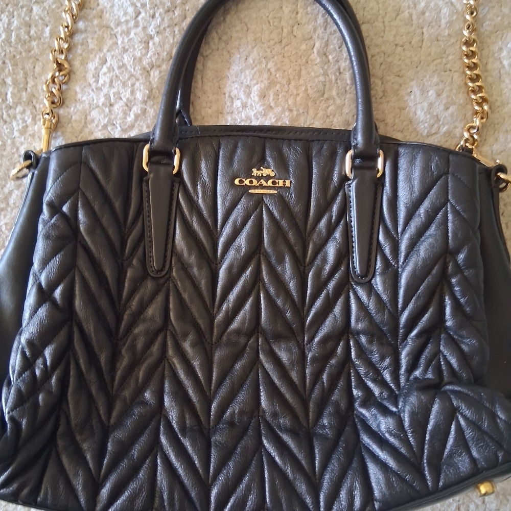 Coach Black Quilted Crossbody Bag with Gold Chain - Picture 6 of 16
